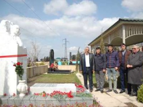  Məmməd Aslanın məzarı ziyarət olunub  – fotolar 