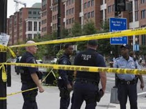  Vaşinqtonda turizm mərkəzində atışma olub 