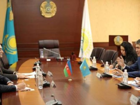 Azərbaycanlı səfir qazax nazirə ölkəmizdəki sənaye parklarından danışdı