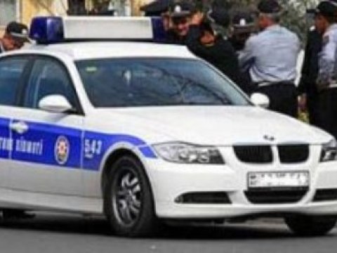 Bakıda polisi maşınla vurub qaçdı və...