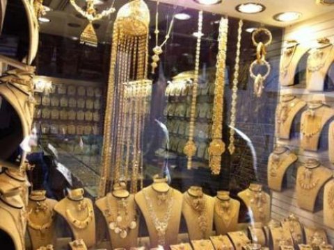 "Moskva" univermağından 300 minlik qızıl-zinət OĞURLANDI