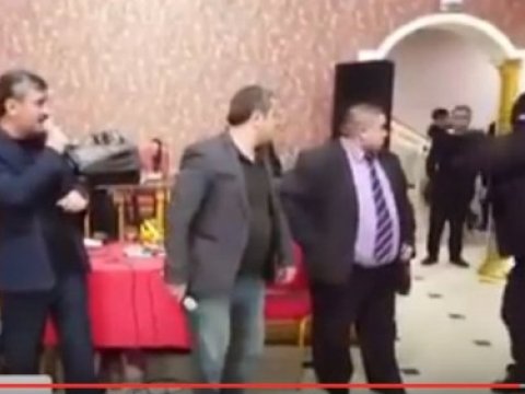 Azərbaycanlı meyxanaçıların olduğu “sxodka”ya polis basqını – VİDEO 