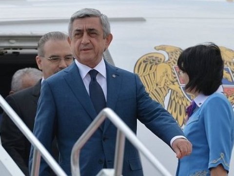 Sarksiyan Qarabağdakı döyüş barədə təyyarədə məlumatlandırıldı