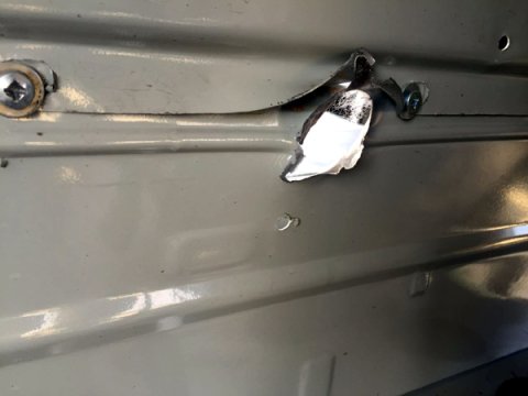 Düşmən sanitar tibb maşınımızı atəşə tutub - FOTO