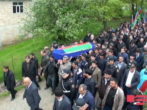 Şəhid olan hərbçilər dəfn edildi - FOTO