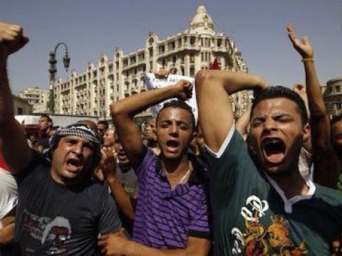  Britaniyada müsəlmanlarla millətçilər dalaşdılar