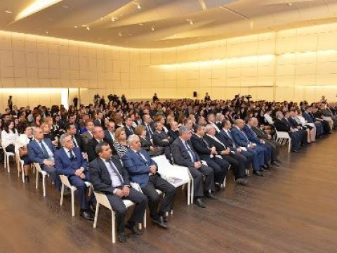 Heydər Əliyev Mərkəzində elmi-praktik seminar keçirilib - FOTO