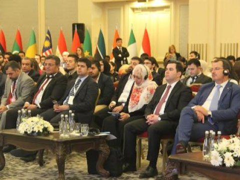 Azad Rəhimov: “Gənclərin gələcəyinə məsuluq”