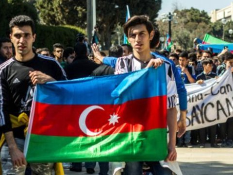 Dosyesi açılan Azərbaycan gəncliyi