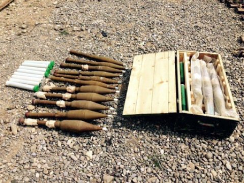 Düşmənin döyüş vasitələri ələ keçirildi - FOTOLAR