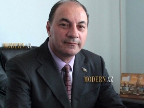 Eks-nazir qızıl medalla təltif edildi - FOTO