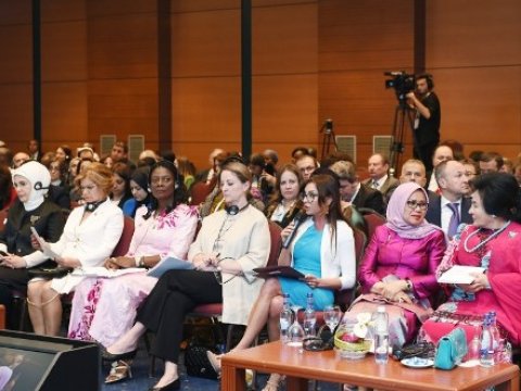 Birinci xanım xərçəng xəstəliyi ilə bağlı tədbirə qatılıb  - Fotolar 