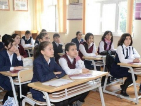 Milli Məclis dərs buraxmağa görə cəriməni ləğv etdi