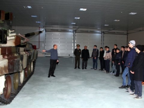  Şagirdlər hərbi məktəbə ekskursiya ediblər  - Fotolar