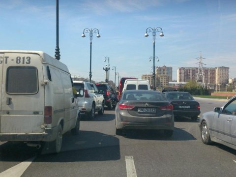 Yollarda yersiz profilaktik işlər maşınların hərəkətinə mane olur 