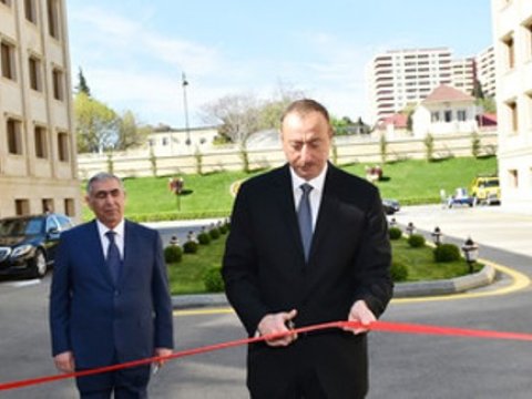 Ölkə başçısı “Azəravtoyol”un yeni inzibati binasının açılışında 