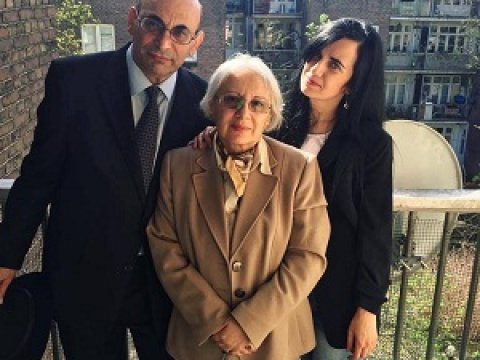 Leyla və Arif Yunuslar qızları ilə bir arada - FOTO