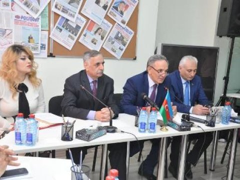 Xaricidilli mediaya dövlət dəstəyinin əhəmiyyəti müzakirə edildi - FOTOLAR