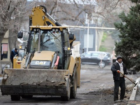 Şeyx Şamil küçəsindən ŞİKAYƏT: Pilləkənlərimizi söküblər