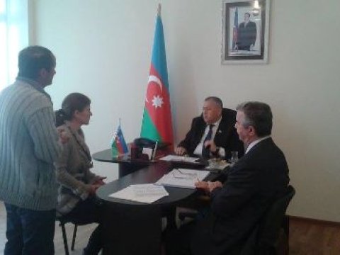 Vahid Əhmədov problemləri dinlədi 