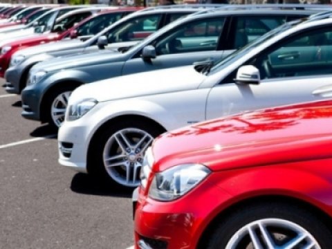 Azərbaycana avtomobil idxalı 4 dəfə azaldı