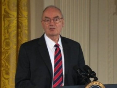 Arvadı ölən keçmiş senator kişi ilə evlənir