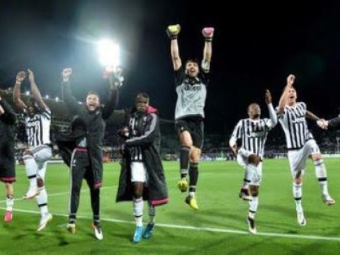  “Yuventus” vaxtından əvvəl çempion oldu 