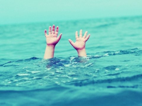 Qubada 15 yaşlı qız intihar etdi