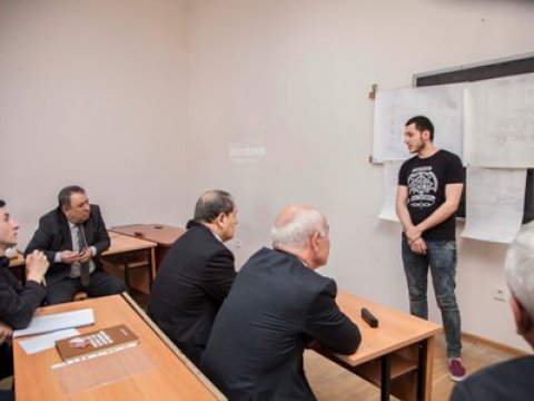 Kurs işlərini vaxtından əvvəl müdafiə etdilər