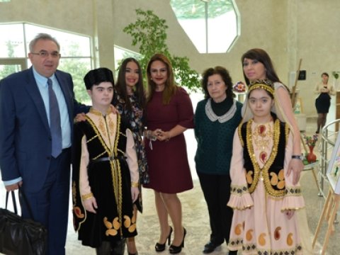 Leyla Əliyeva daun sindromlu uşaqlarla - FOTOLAR
