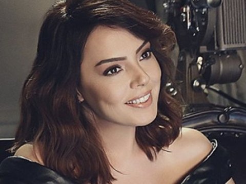 Ebru Gündeşdən qardaşı oğluna dəstək