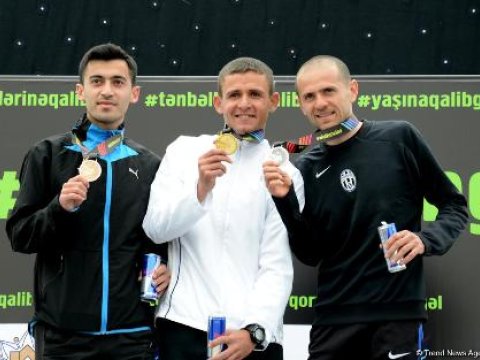 Paytaxtdakı yarışın qaliblərinin mükafatlandırma mərasimi - FOTOLAR