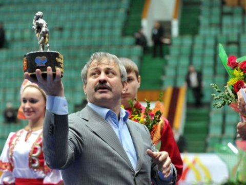 Vitse-prezident itkin düşüb