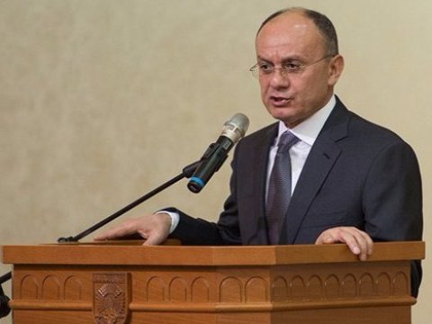 Ermənistan parlamentində müdafiə naziri ilə qapalı görüş 