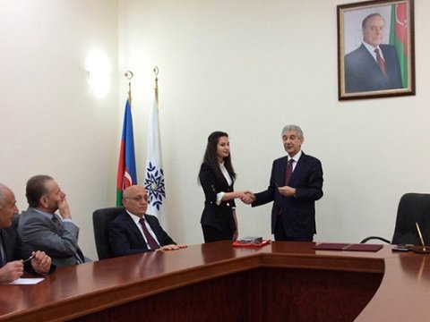 YAP-ın 700 mininci üzvü - FOTO