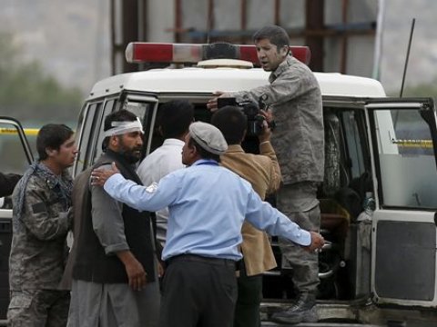 Avtobus yanacaq daşıyan maşınla toqquşub: 50 nəfər ölüb