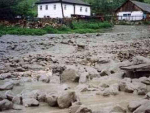  Sel Şamaxıya xeyli ziyan vurub