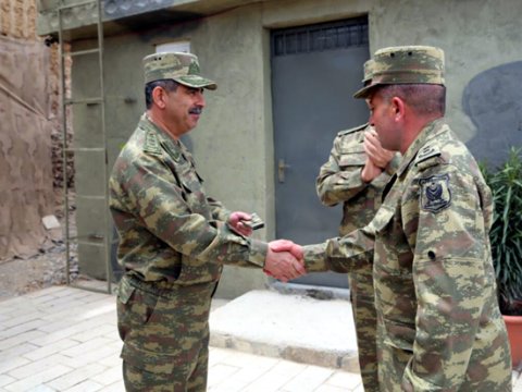 Müdafiə naziri cəbhə xəttinə getdi - FOTOLAR