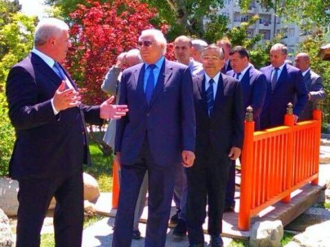 Azərbaycanlı deputat yaponiyalı iş adamı ilə nədən danışdı? - FOTO