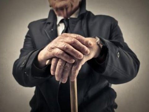  Məmurların pensiya yaşı artırıldı