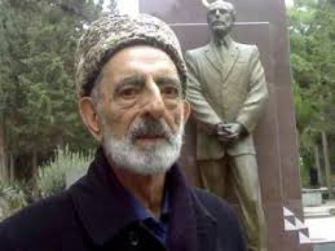 Almurad Əliyev: “Ərturqut öz bildiyini edən uşaqdır” 