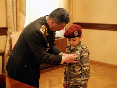 Milli Qəhrəmanların medalları ailə &uuml;zvlərinə verildi -&nbsp;FOTOLAR