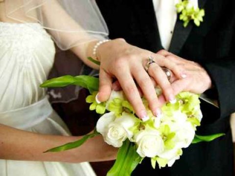 Komitə sədri 32 yaşlı m&uuml;əllimənin 18 yaşlı oğlana ərə getməyini qınadı