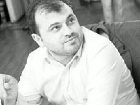 Məşhur rektorun qardaşı oğlu dələduzluqda ittiham olunur - ŞİKAYƏT