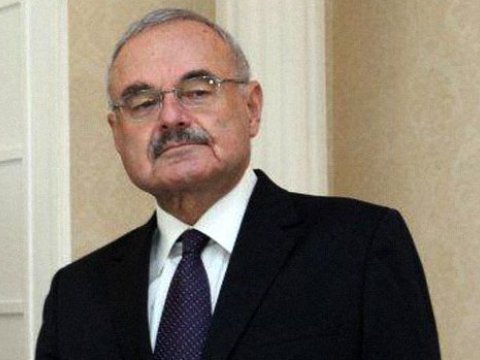 Artur Rasizadə m&uuml;əllimlərin maaşını TƏSDİQLƏDİ  