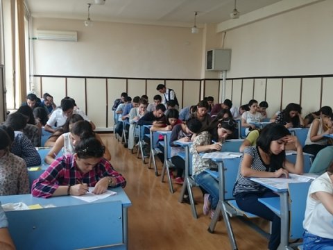 Bu g&uuml;n II və III ixtisas qruplarına qəbul imtahanları ke&ccedil;irilir