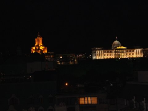 Nağıla bənzəyən şəhər və turist cəlb edən taksi s&uuml;r&uuml;c&uuml;s&uuml; - REPORTAJ