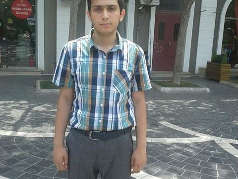 700 bal toplayan abituriyentdən anasına x&uuml;susi TƏŞƏKK&Uuml;R