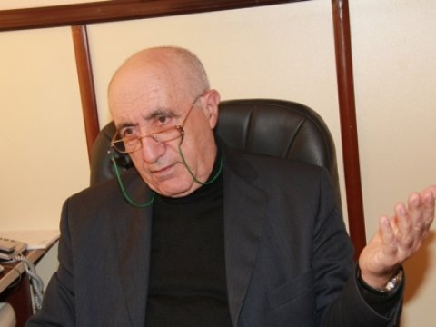 &ldquo;Abituriyent əzbər&ccedil;iliklə y&uuml;ksək bal toplaya bilir&rdquo;