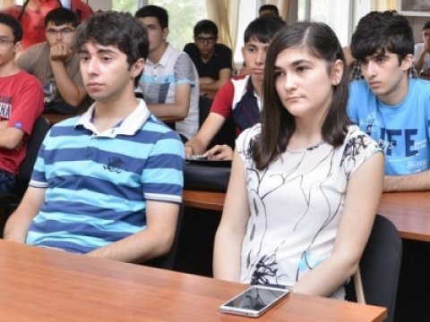 Tələbə adı qazananlara XƏBƏRDARLIQ - avqustun 25-dək qeydiyyatdan ke&ccedil;in  